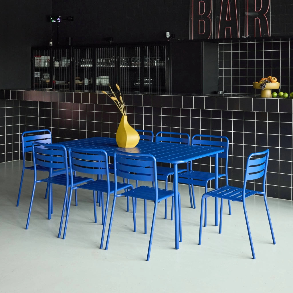 Set tavolo da giardino in acciaio con 8 sedie, 160cm, blu elettrico