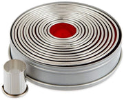 Set di forme a biscotto in acciaio inossidabile, 14 pezzi, diametro 2,3-11,0 cm, confezionato in una scatola di latta.