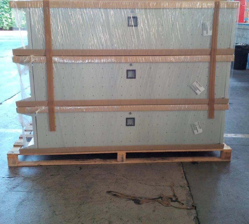 Armadio verniciato a 20 vani con apertura singola cm. 90x35x200h