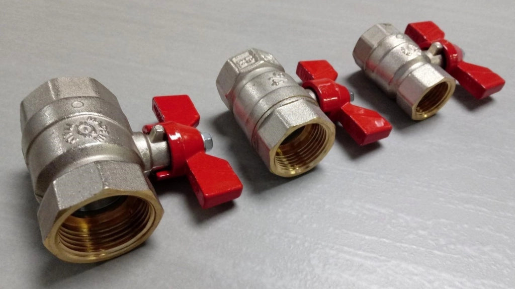 Valvola a sfera Solar Line con maniglia a farfalla realizzata in ottone per impianti solari MF  1/2"