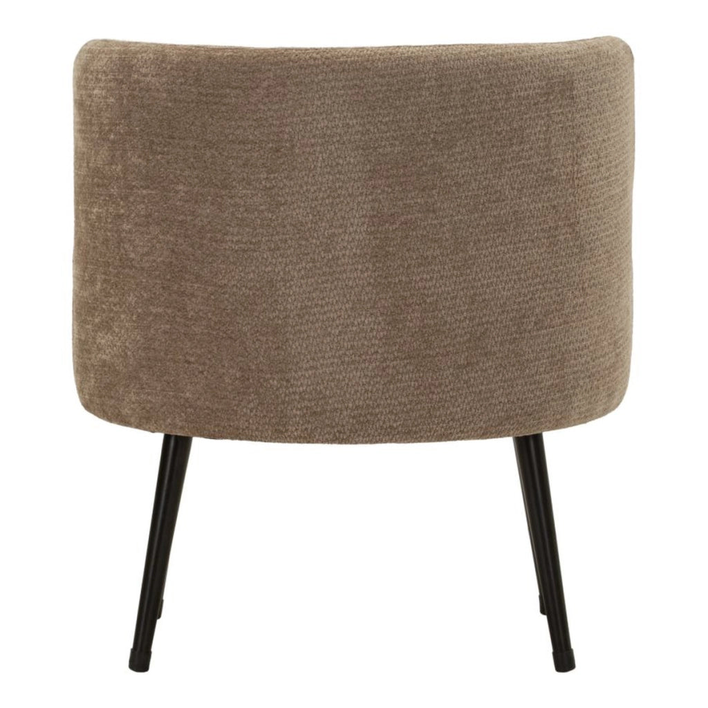 Poltrona in legno e ferro dal design nordico