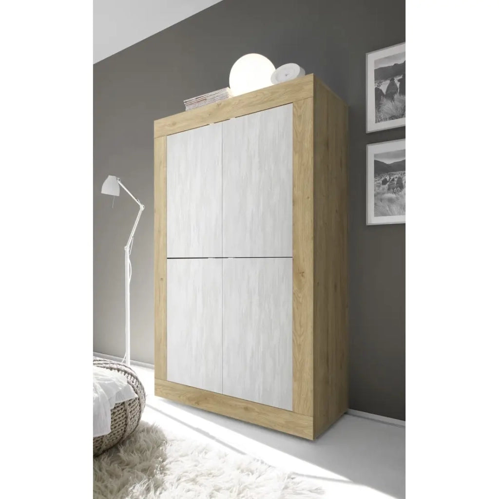 Mobile buffet design a 4 porte in legno, collezione ACCESS. Colori bianco e rovere chiaro.
