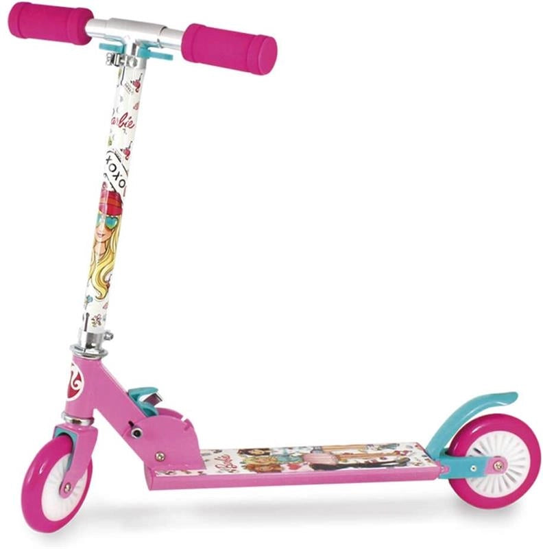 BARBIE - MONOPATTINO 
MISURA PRODOTTO: 65 X 32 X 72 CM 
MANUBRIO ALTEZZA REGOLABILE DA 72 A 78 CM