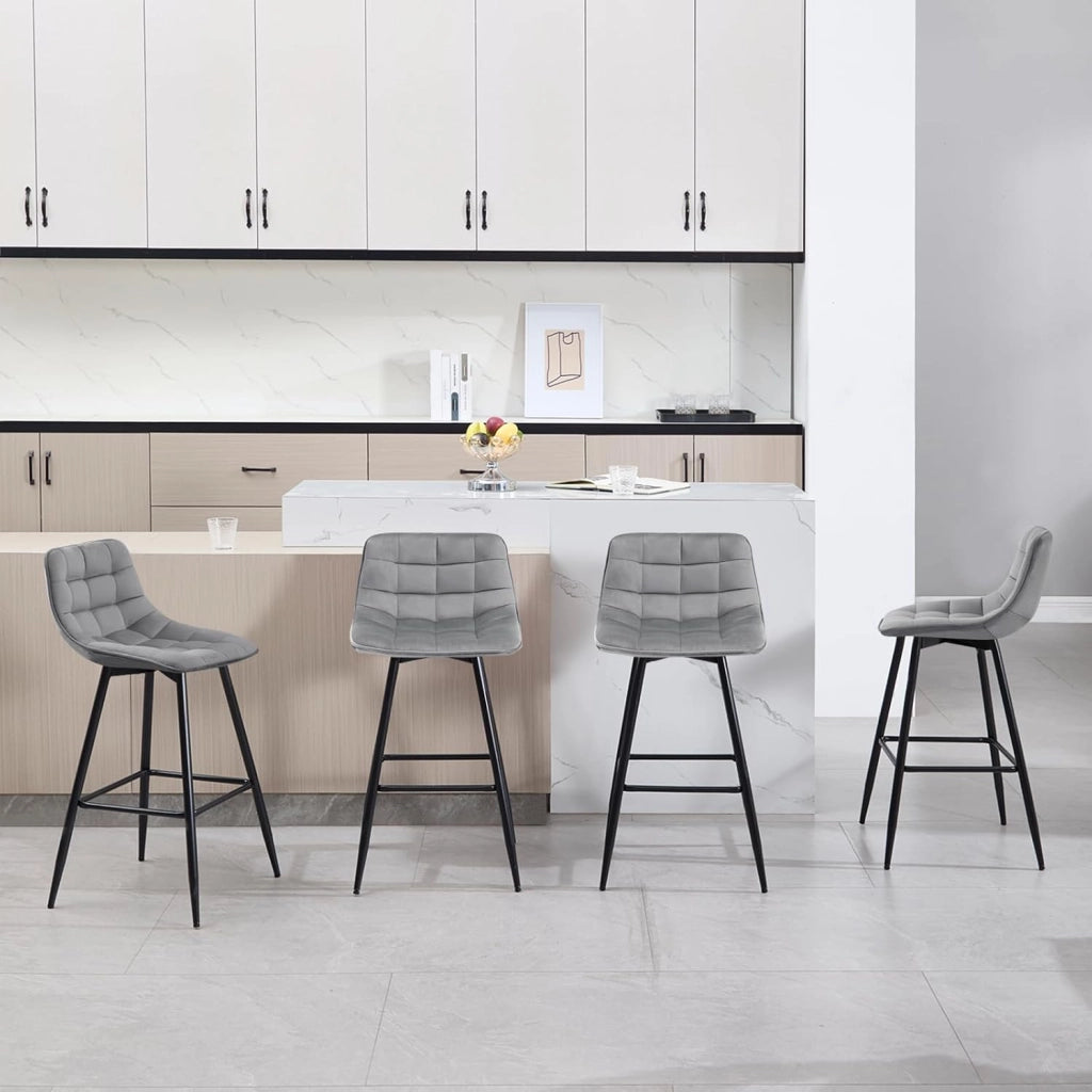 Set di 6 Sgabelli da Bar Moderni Sedia da Cucina con Schienale Poggiapiedi Rivestimento in Velluto Grigio Chiaro, Gambe in Metallo BH143hgr-6