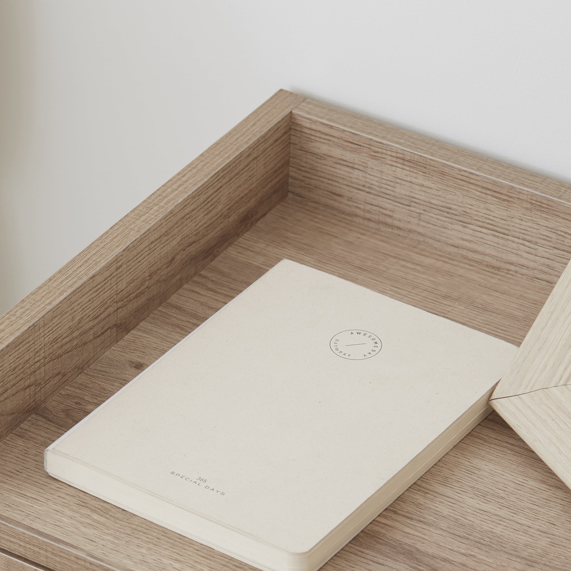 Set 2 Comodini Sospesi 40x30x19,5 cm in Truciolato Naturale