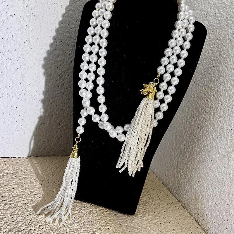 Collana lunga con nappe e perle fatta a mano, regalo di Natale o di compleanno.