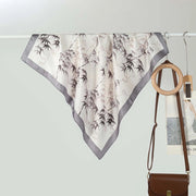Nuova sciarpa quadrata da donna in seta da 70 cm: alla moda e versatile.