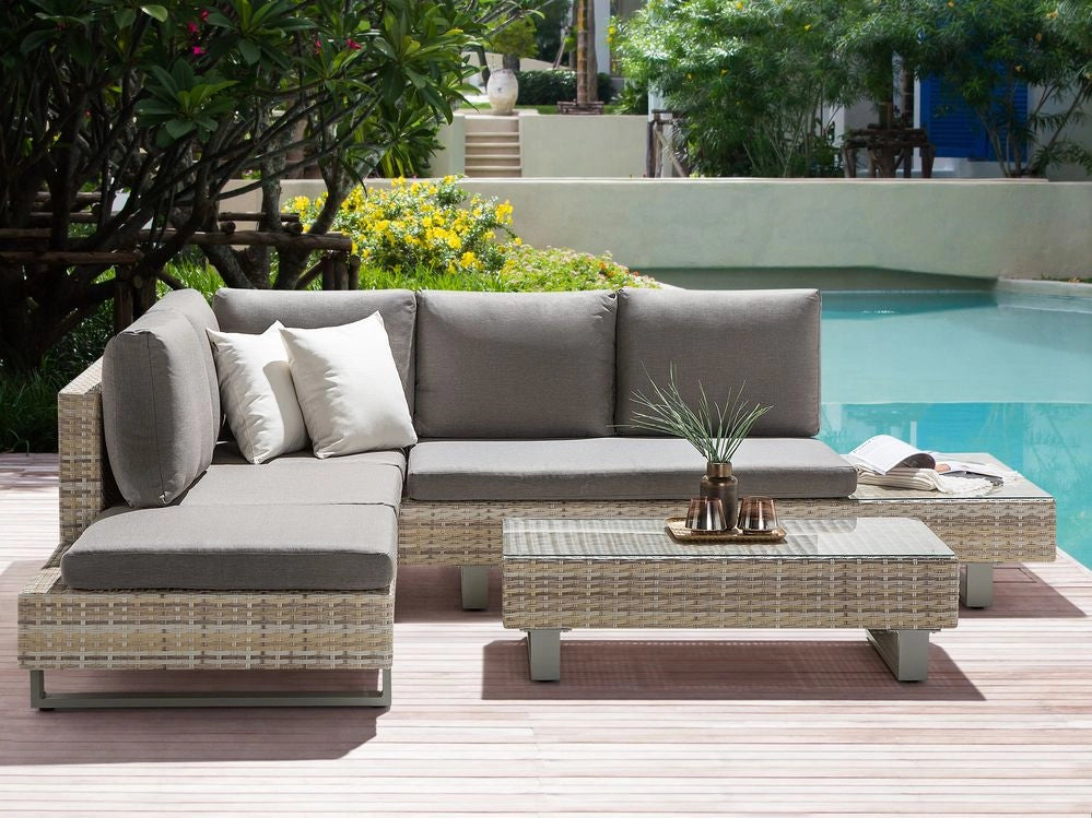 Divano ad angolo Set da giardino Cuscini grigi Beige 5 posti in rattan sintetico con tavolino da caffè