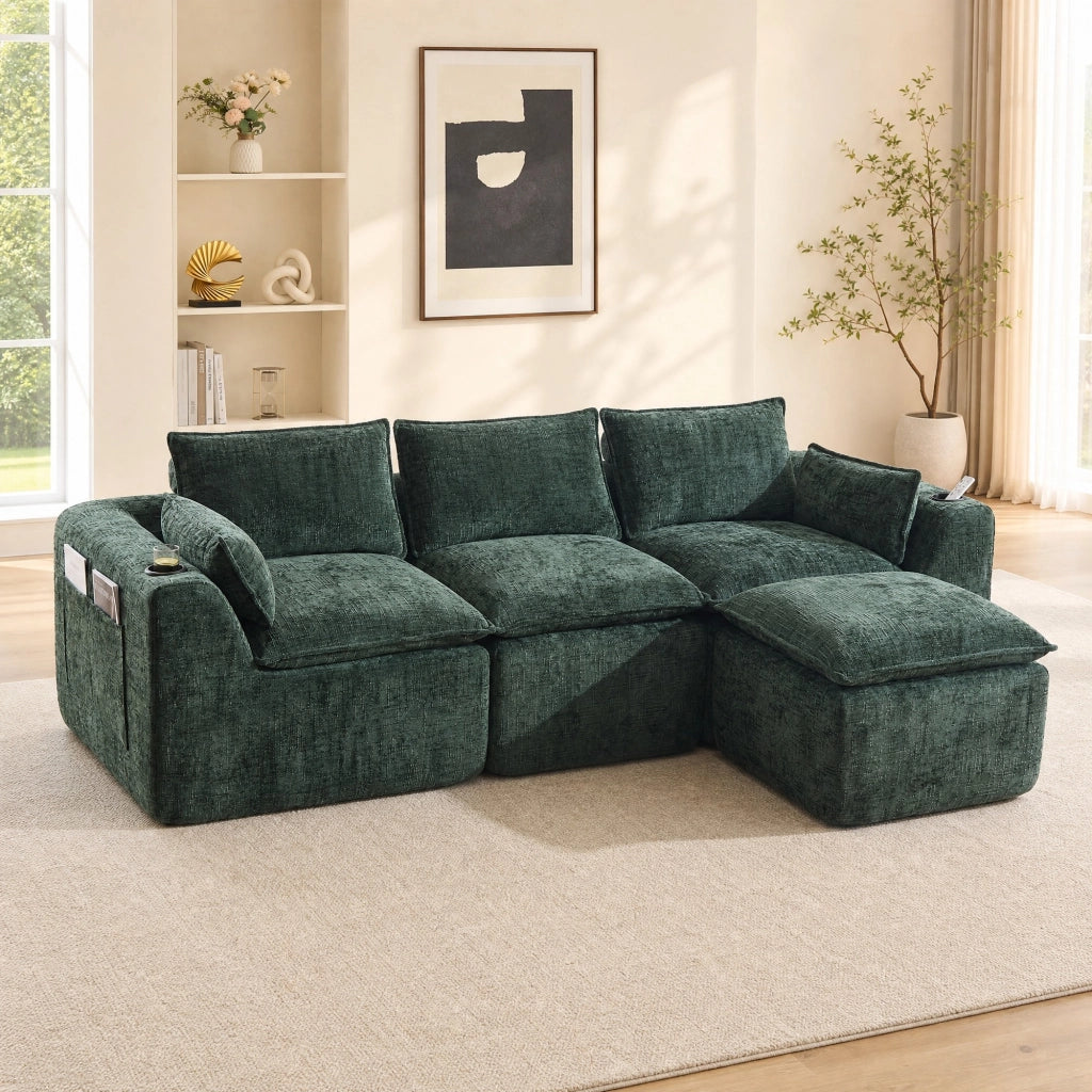 Divano modulare 3 posti con pouf; tasche laterali e cuscini; in chenille verde; 256x161x75 cm