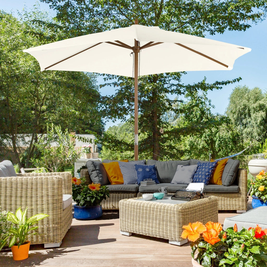 Ombrellone da Giardino 2.5x2.3 m a 6 Stecche, in Legno e Poliestere, Bianco Crema
