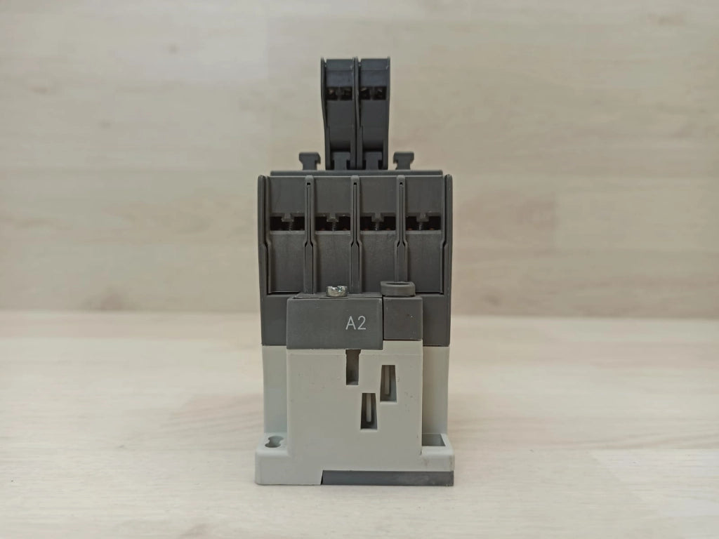 ABB A26-40-00 230-240V 50Hz / 240-260V 60Hz 4-POLE N.O. CONTACTOR + 2 CA5