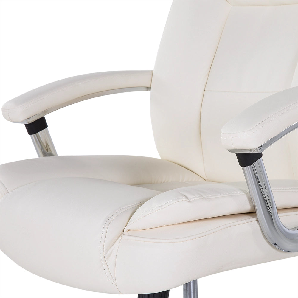 Sedia dirigenziale da ufficio in ecopelle beige con ruote regolabili in altezza del sedile girevoli
