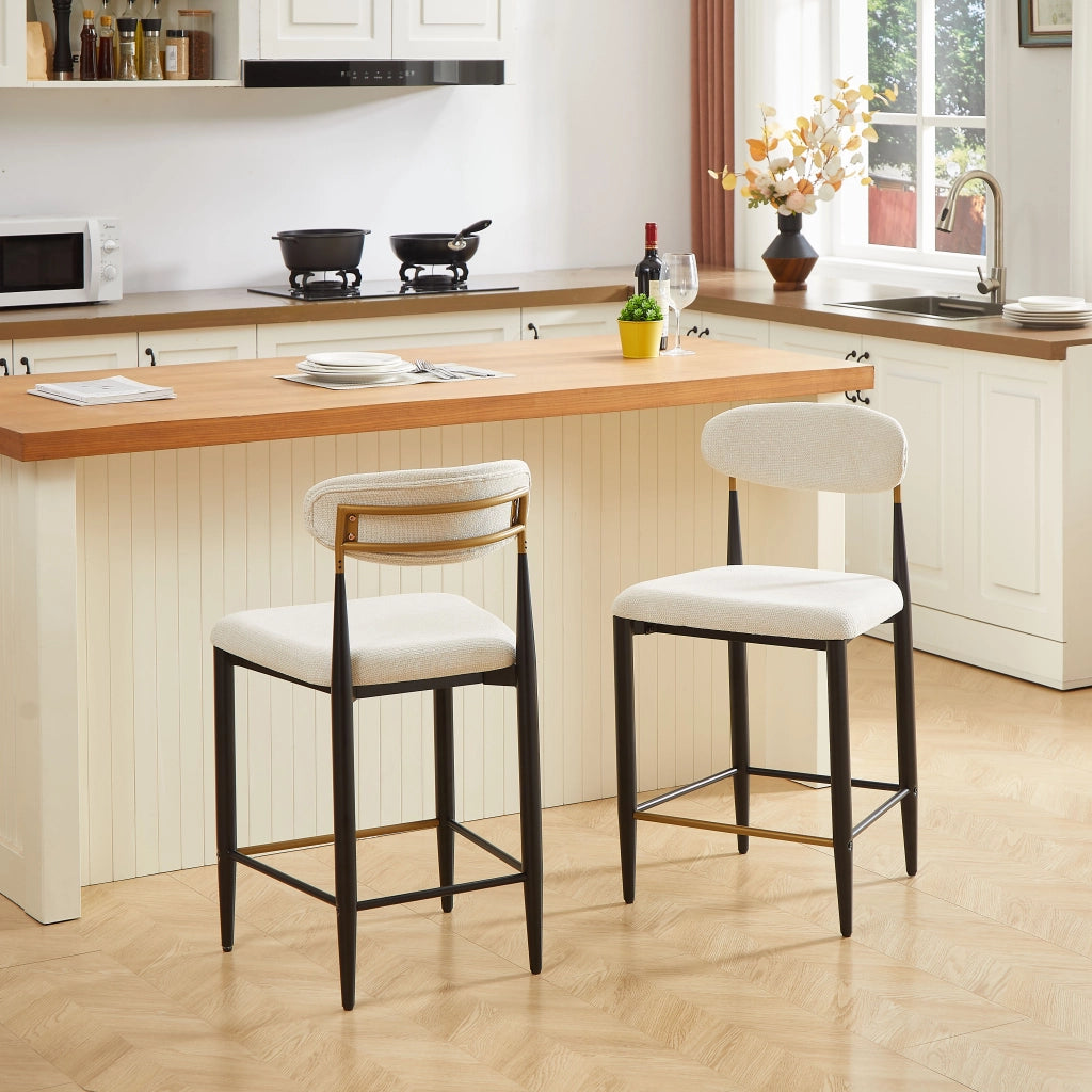 Sgabello da bar con schienale ergonomico; poggiapiedi e base regolabile in tessuto beige