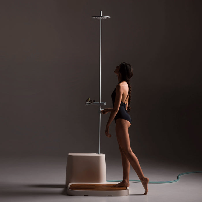 Lineabeta - Doccia da esterno mobile Istà con base staffa e soffione