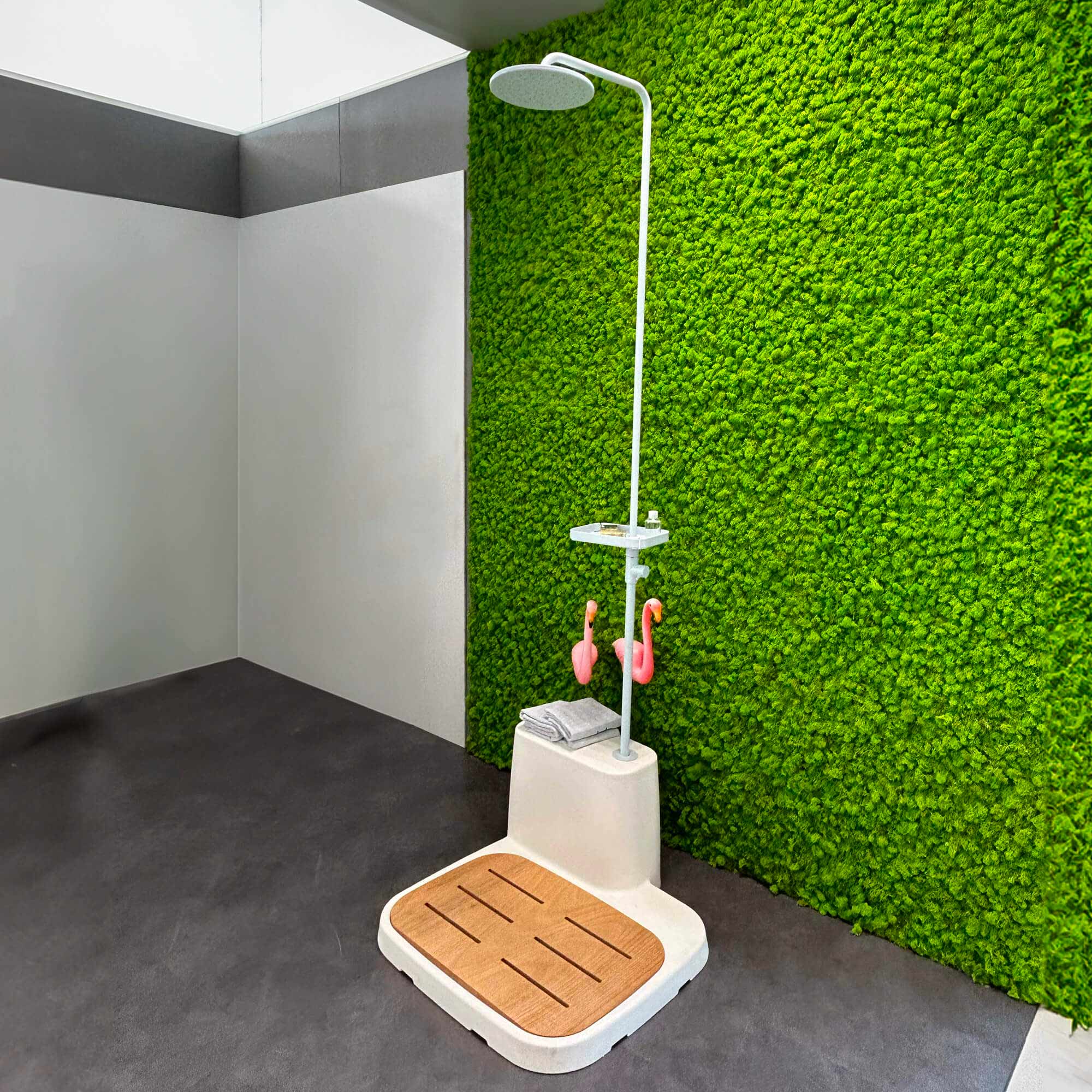 Lineabeta - Doccia da esterno mobile Istà con base staffa e soffione