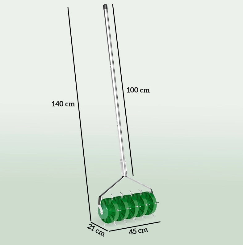 Aeratore manuale per prato verde con 30 punte