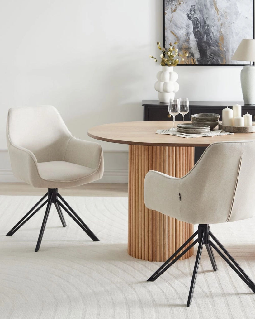 Set di 2 Sedute imbottite in tessuto beige gambe in metallo girevoli in stile retrò