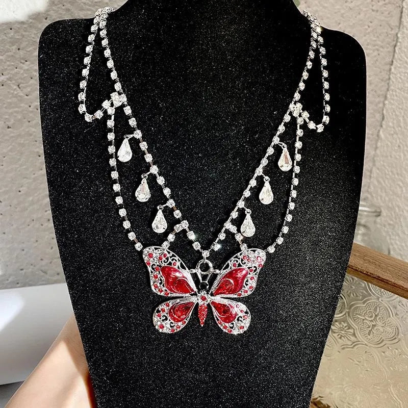 Collana con ciondolo a farfalla fatto a mano con diamanti, regalo di Natale o compleanno.