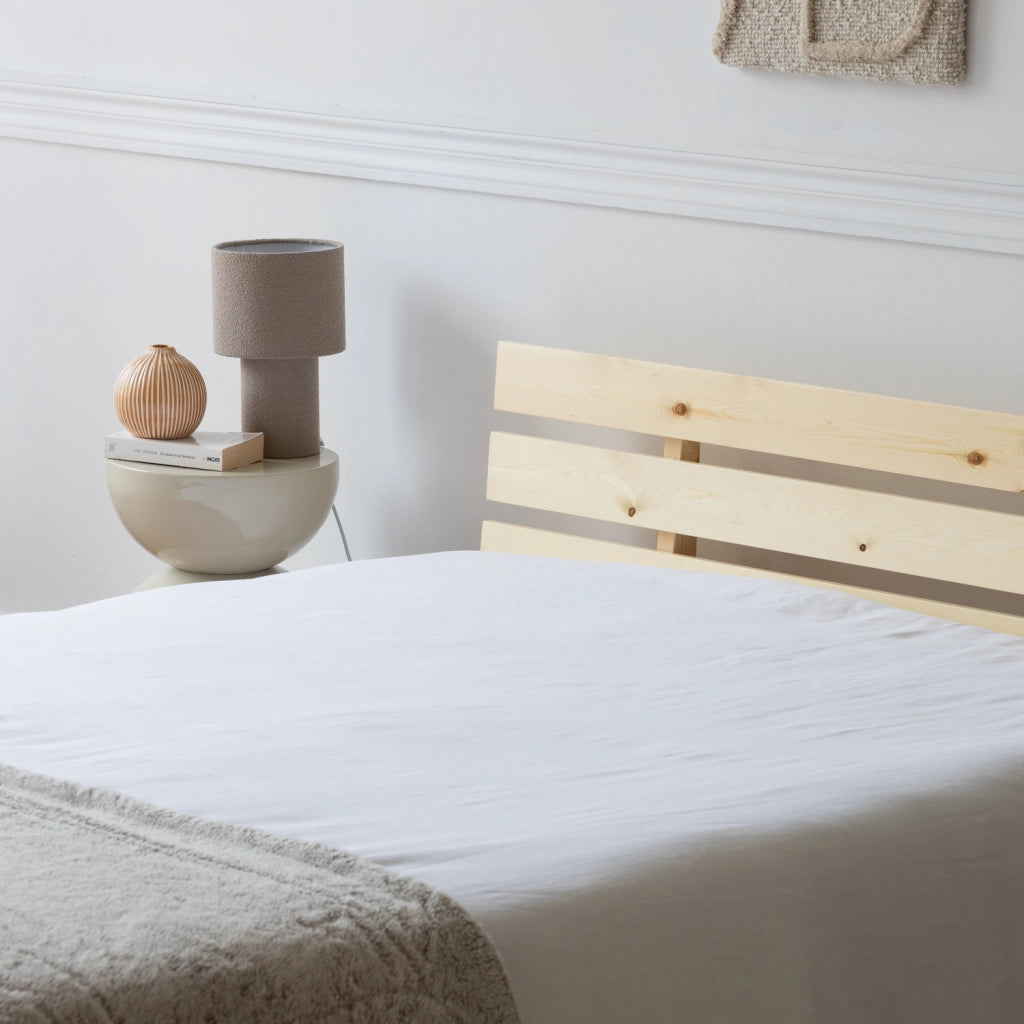Letto in legno con testiera 140x200cm FINN