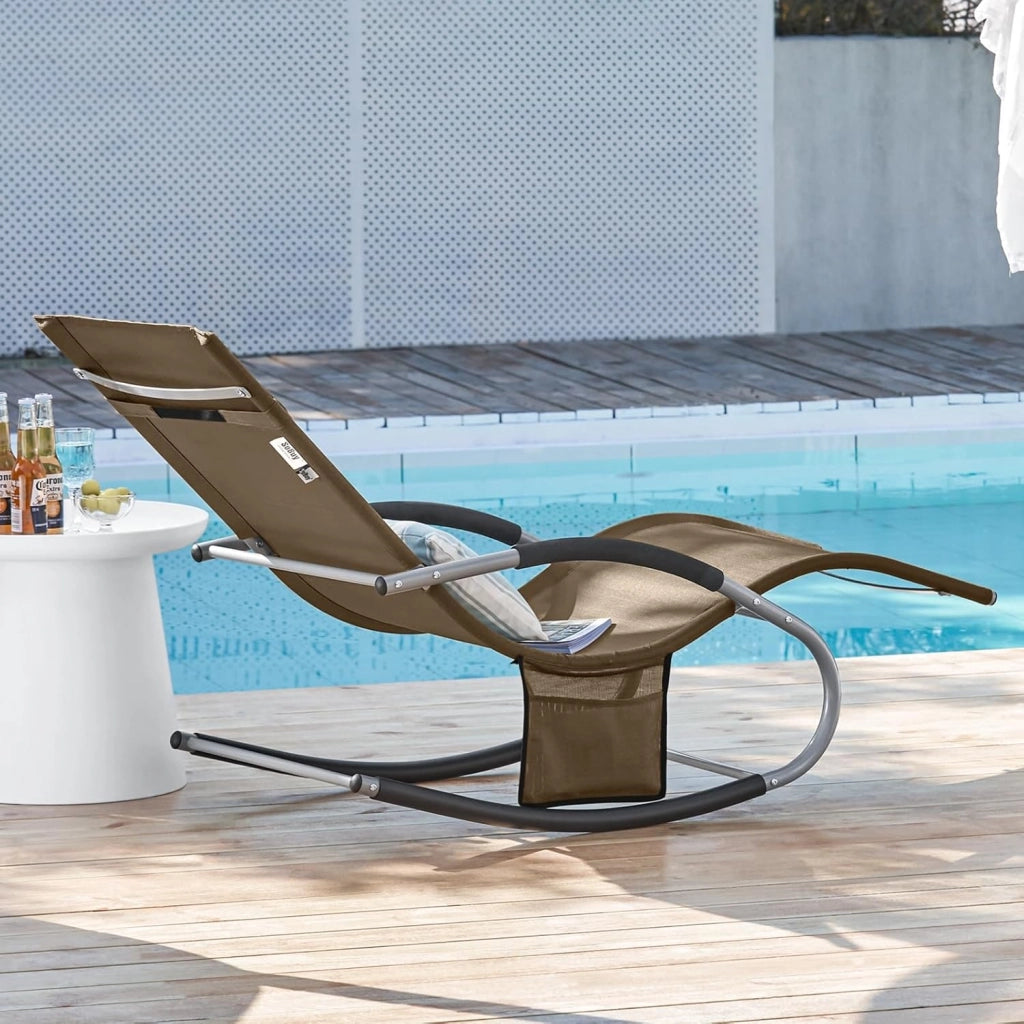 Set di 2 sedie a dondolo da esterno Poltrone sedie sdraio da giardino con cuscino e poggiatesta portata fino a 150 kg Marrone 150x63x87 cm OGS28-BRX2