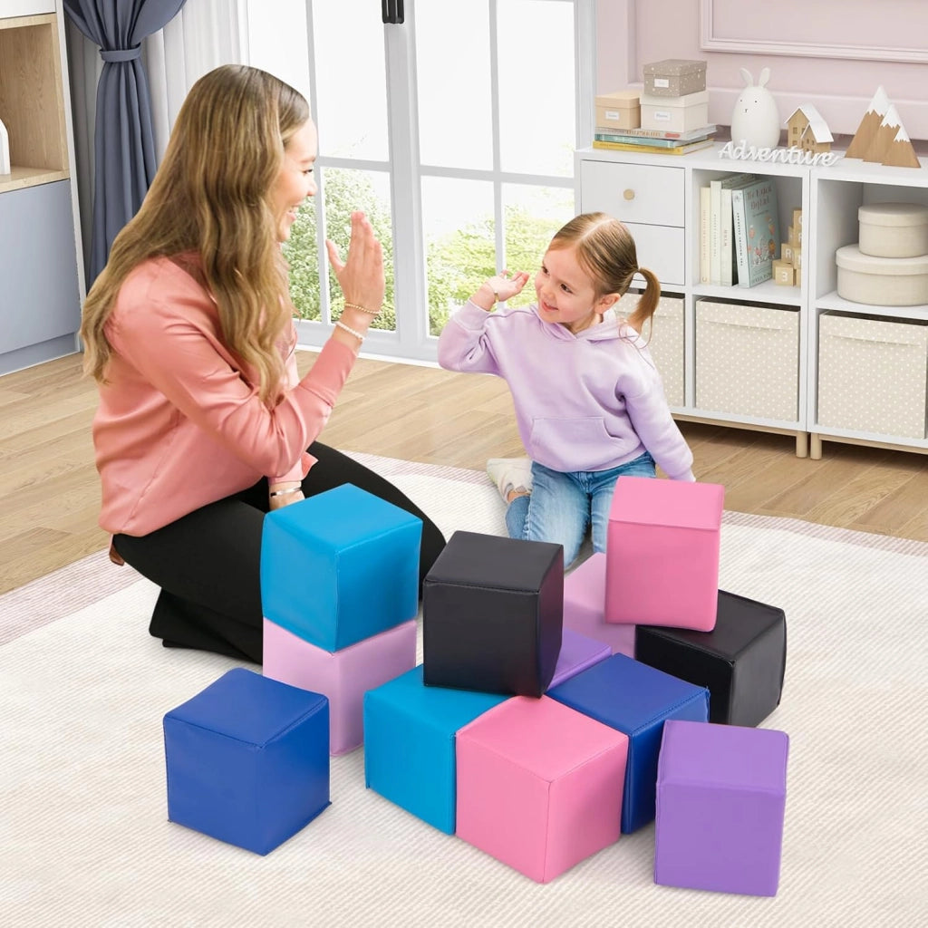 Set di 12 Blocchi da Costruzione in Schiuma EPE, Cubi Colorati 14 x 14 cm con Copertura in Finta Pelle Impermeabile, Blocchi Morbidi per Bambini per Impilare e Arrampicarsi (Rosa e Nero)