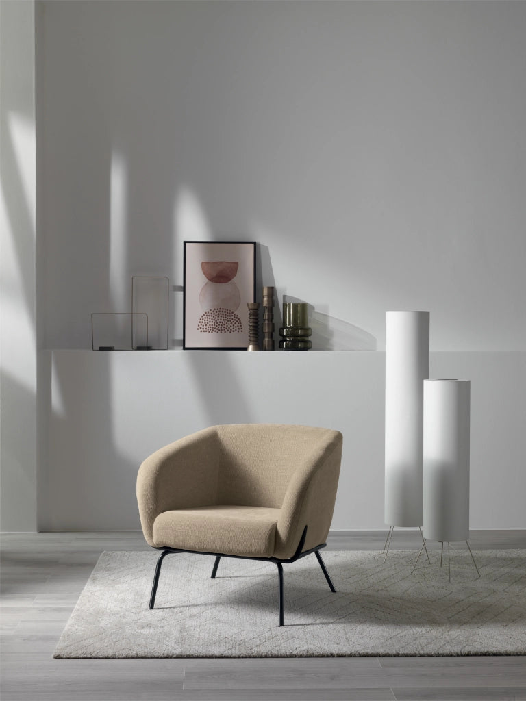 Poltrona Sherry Design Moderno Seduta in Velluto Beige e Gambe in Metallo Verniciato, Dimensioni 74x75x69 cm per Living Contemporaneo