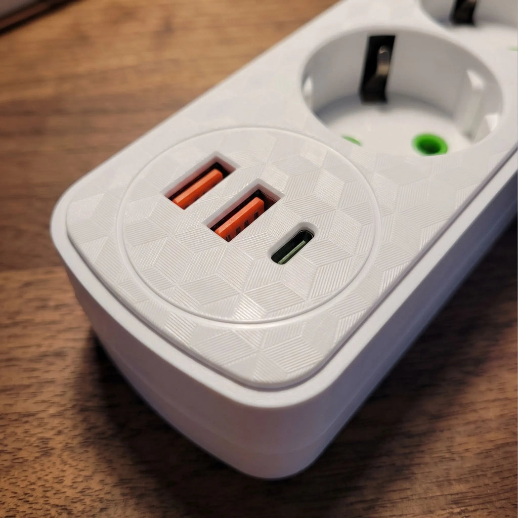 Multipresa Con Prolunga, 2 Prese + 2 Porte Usb-a + Usb-c Jnh024-3b White