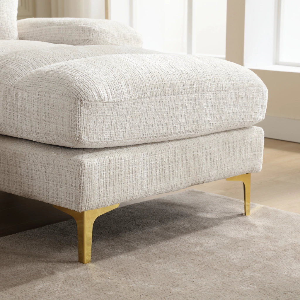 Divano modulare a U in chenille beige con doppia chaise longue, struttura in legno e piedi in metallo dorato