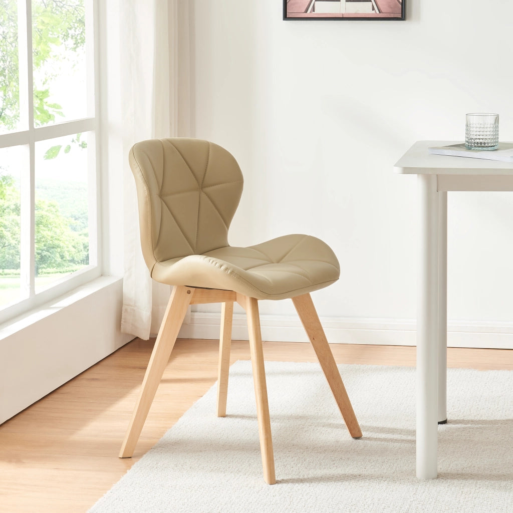 Set 2 Sedie Älmhult con Rivestimento in Similpelle Trapuntata - Beige [en.casa]