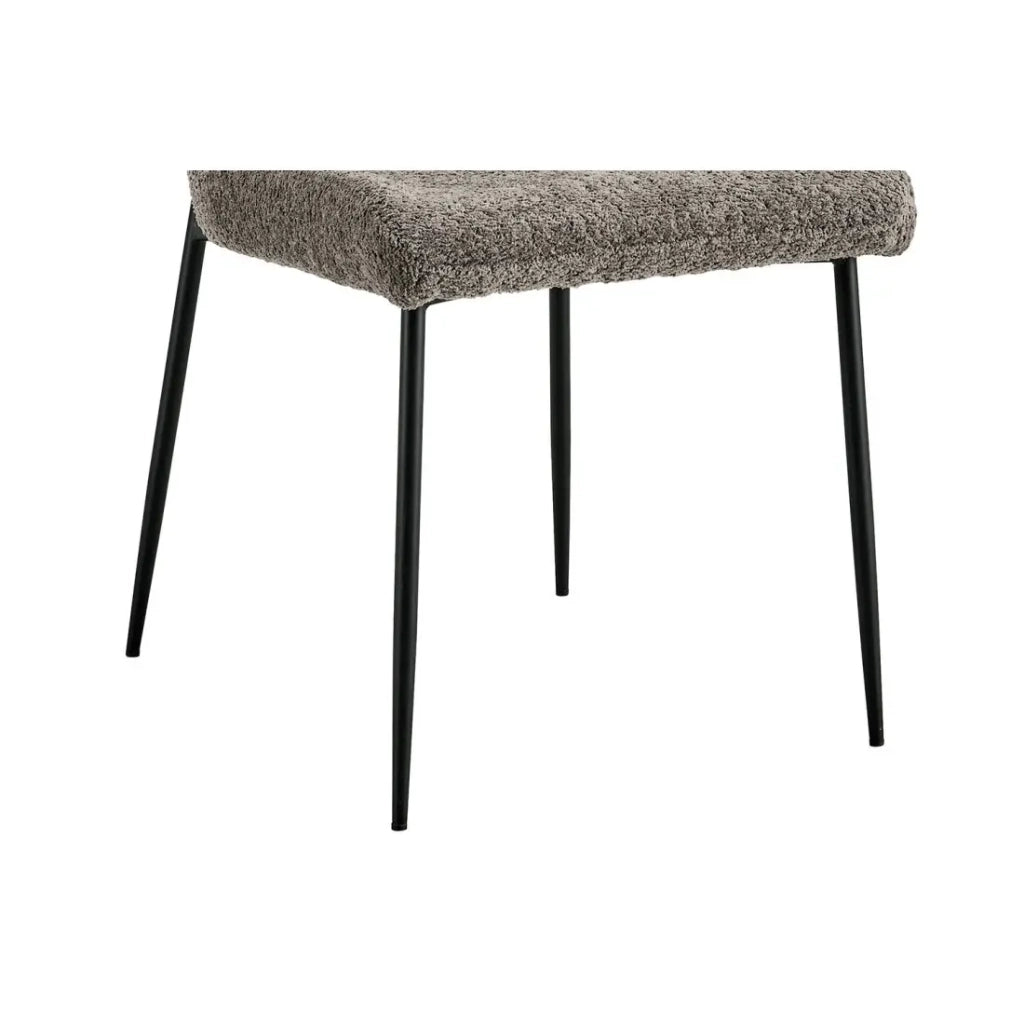 Sedia rivestita in Bouclé per sala da pranzo colore Sabbia. Collezione LISE