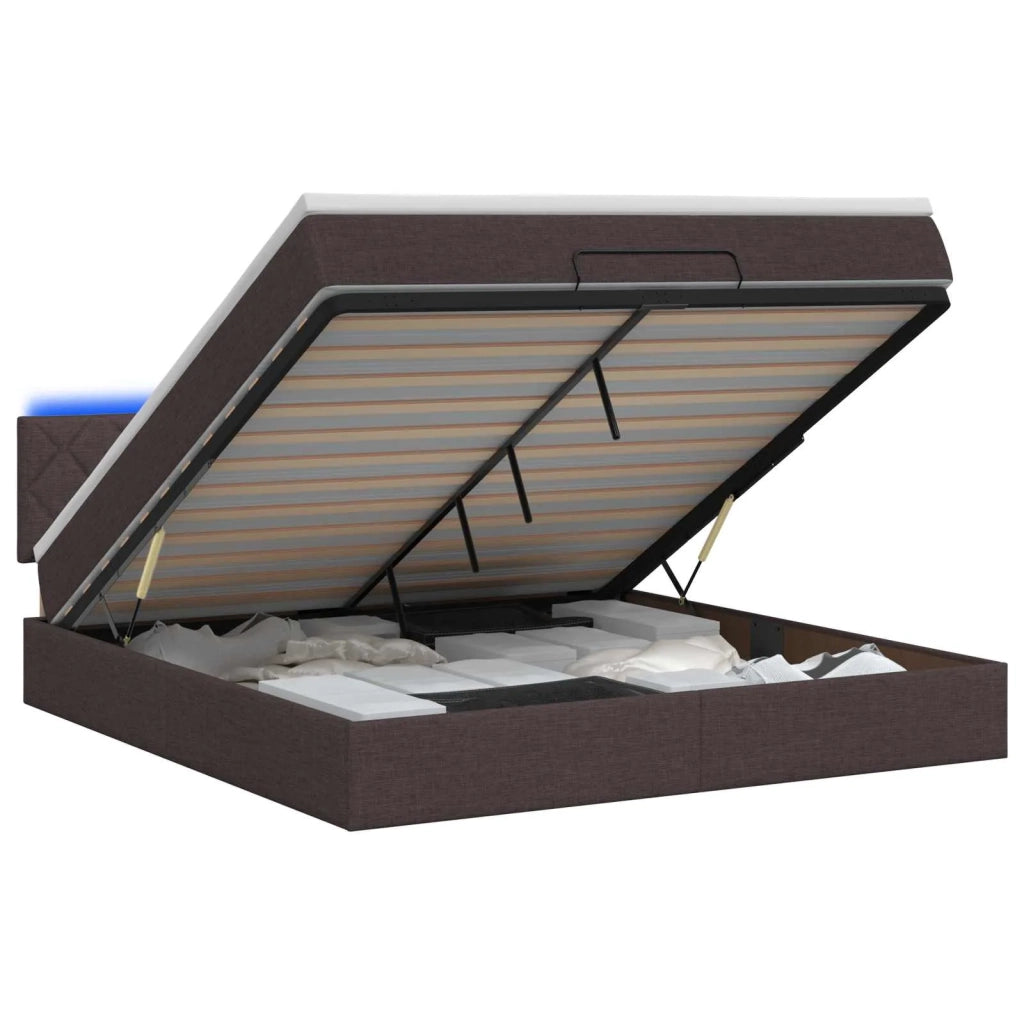 Letto Ottomano con Materasso e LED Marrone Scuro 140 x 200 cm 3456998