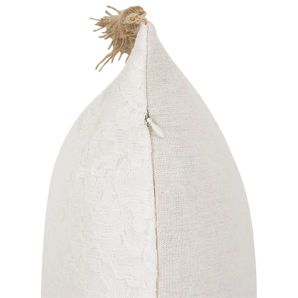 Set di 2 cuscini Decorativi Pizzo Bianco Motivo Floreale 45 x 45 cm con Nappe Accessori Decorativi