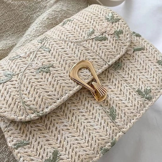Borsa da messaggio in paglia estiva con fiori in ragnatela e laccio da spalla