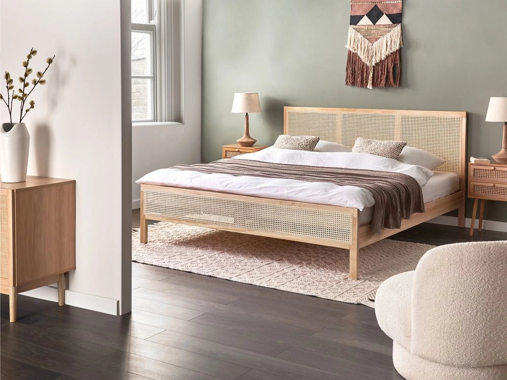 Letto in legno di pino marrone chiaro 180 x 200 cm matrimoniale con testata a treccia viennese a doghe stile rustico minimalista