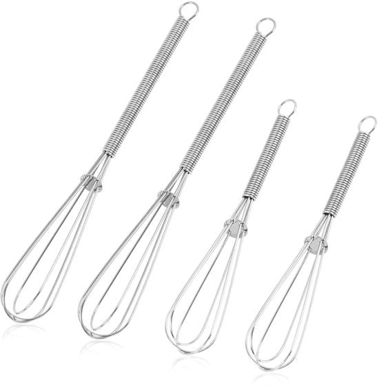 Mini Cucina 4-in-1 Set - Acciaio Inossidabile - 13 cm/18 cm - Cucina Miniatura - Manici/Misurini/Sbattitori - Design Ergonomico - Cucina Miniatura