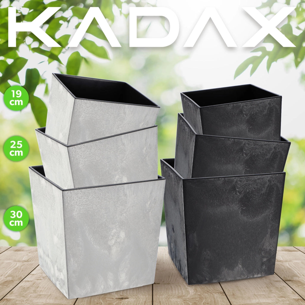 Vaso da fiori KADAX da 19 cm, copertura in plastica grigia con inserto.