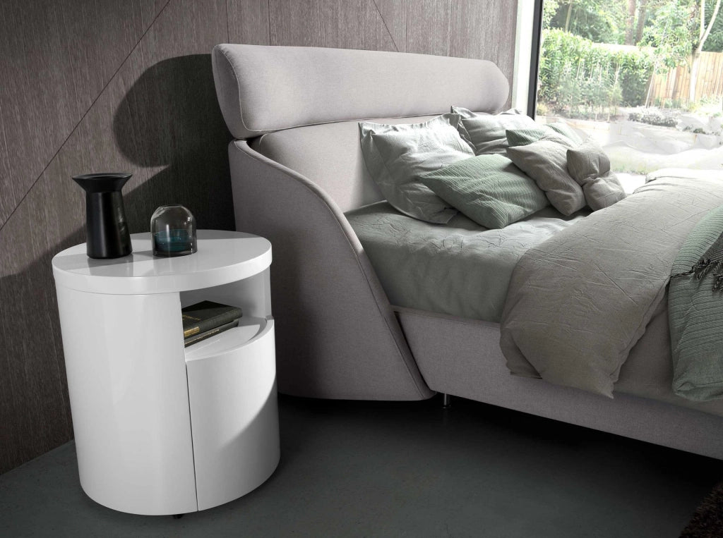 Comodino in legno bianco