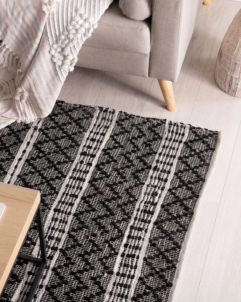 Tappeto tappetino Nero con Beige 140 x 200 cm Moderno Contemporaneo Tessuto a Mano in Vera Pelle Cotone Motivo Chevron