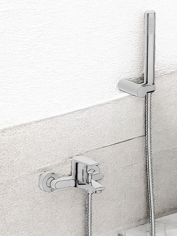 Miscelatore vasca esterno completo moderno