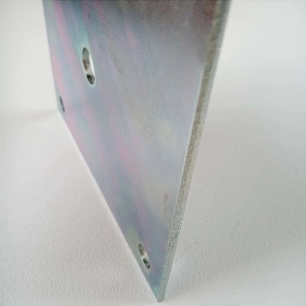 Piastra zincata 150x150mm per fissaggi a pavimento e muro