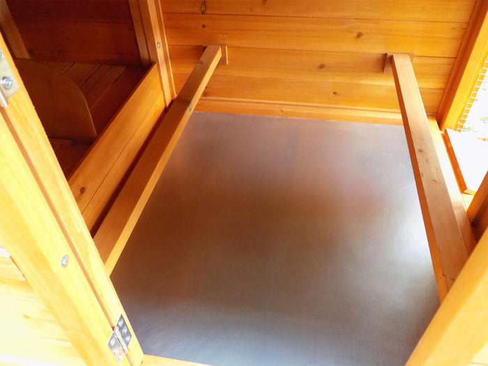 Conigliera e Pollaio con casetta per nido e recinto esterno