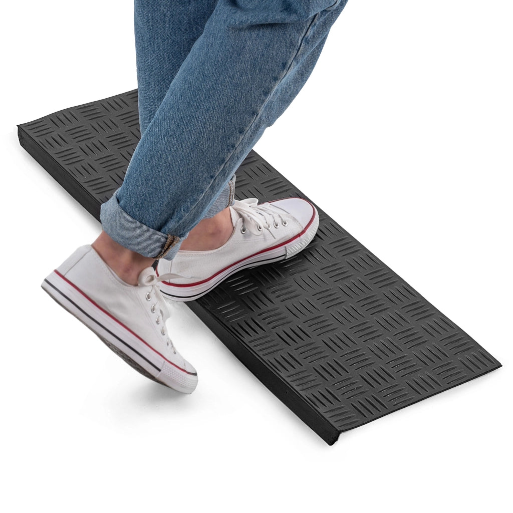 Tappetino per scale in gomma KADAX con bordo traforato, 75 cm, per esterni.