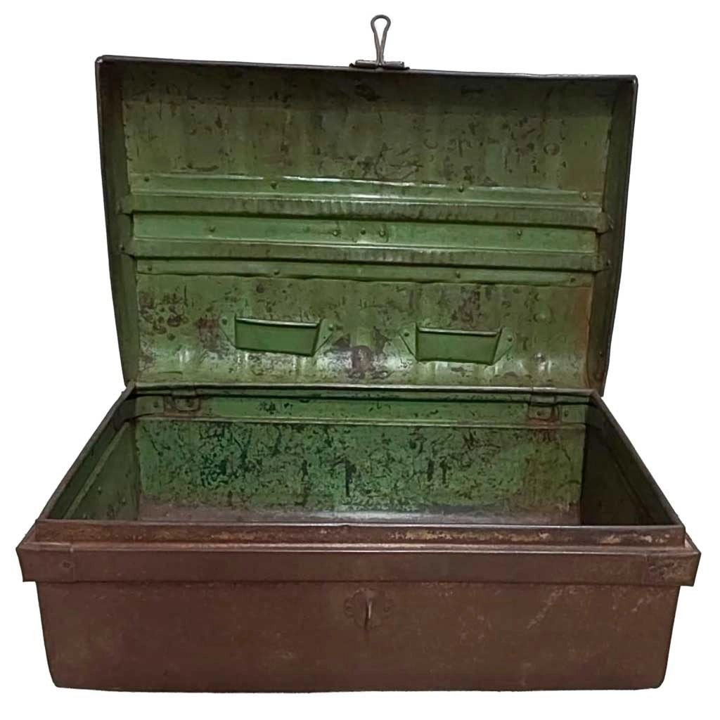 Valigia artigianale in metallo, 67x37x25h cm