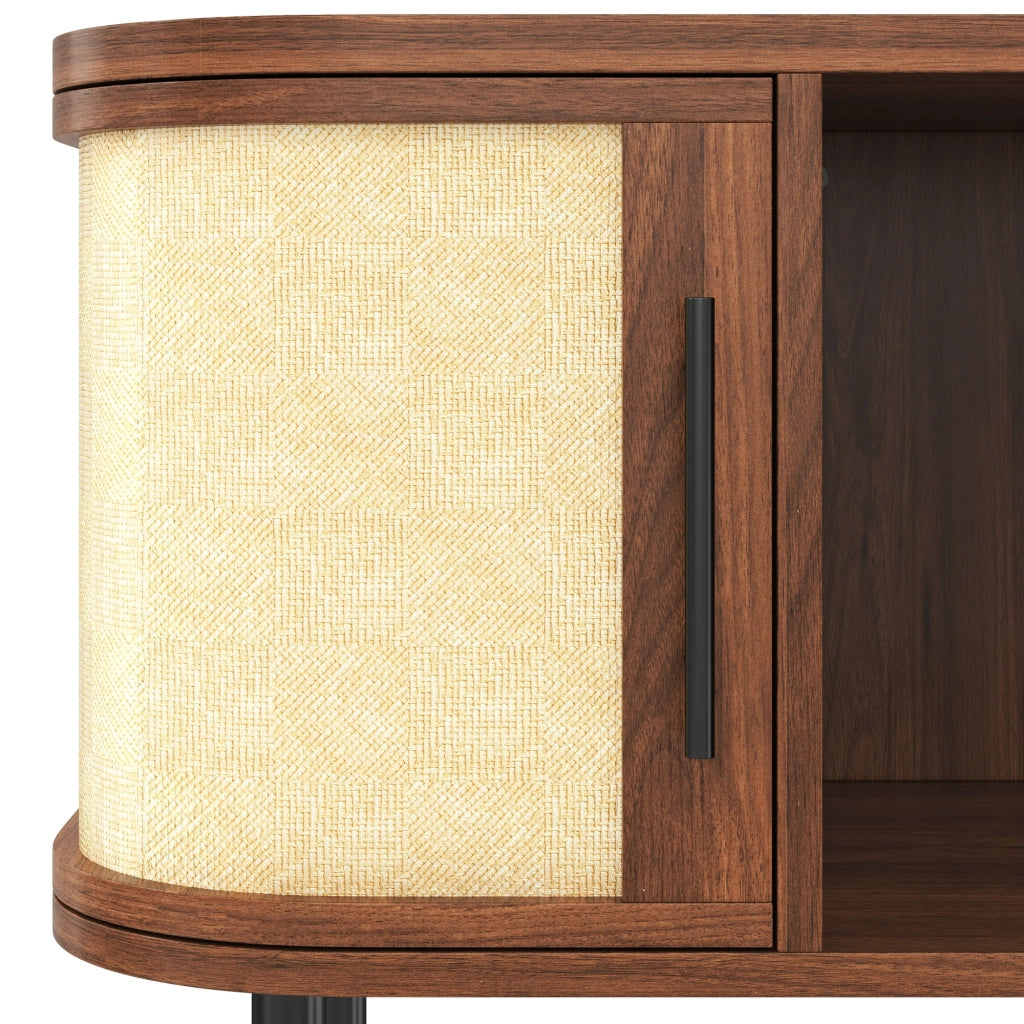 Tavolino basso con forma curva, vani aperti e scomparti laterali, in MDF e metallo, noce, 80 × 60 × 47 cm