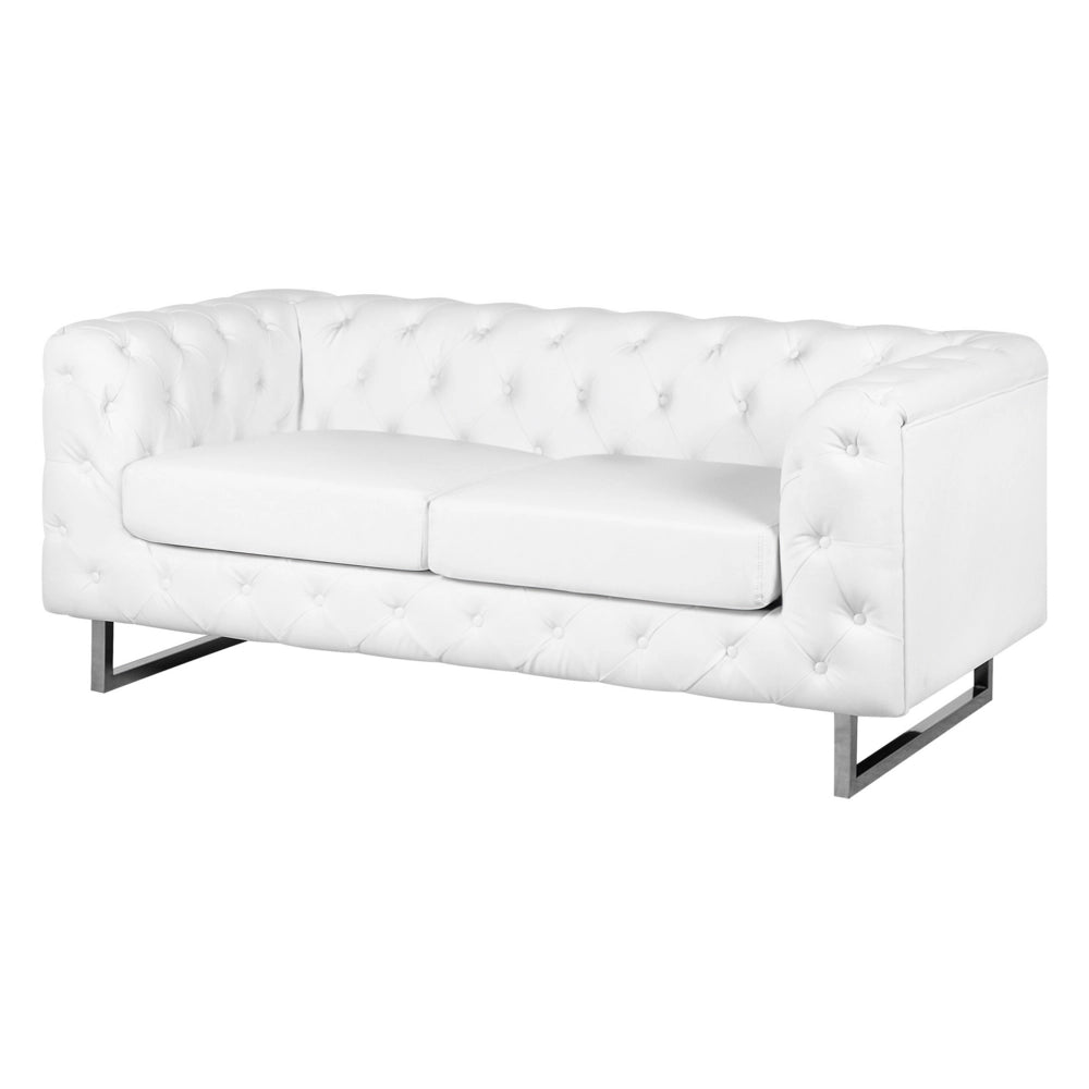 Divano a 2 posti in stile Chesterfield con braccioli da smoking bianchi con bottoni sul retro gambe argentate in ecopelle