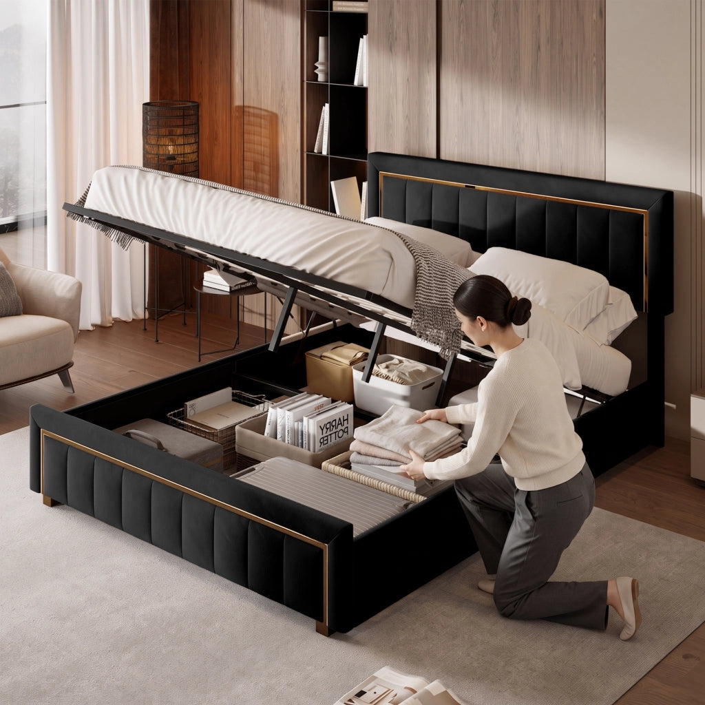Letto matrimoniale con contenitore idraulico, velluto nero, testiera imbottita con finiture dorate, struttura robusta, dimensioni 160x200 cm, max portata 250 kg