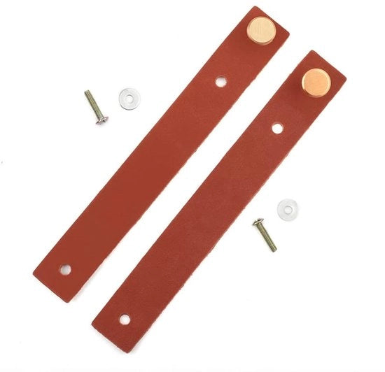 Maniglia in Alluminio con Manico in Pelle - Per Mobili - Per Dresser - Facile da Installare - Maniglia con Manico in Pelle - Materiali: Alluminio e Pelle - Codice Prodotto: 123456 - Modello: SC-KHPL