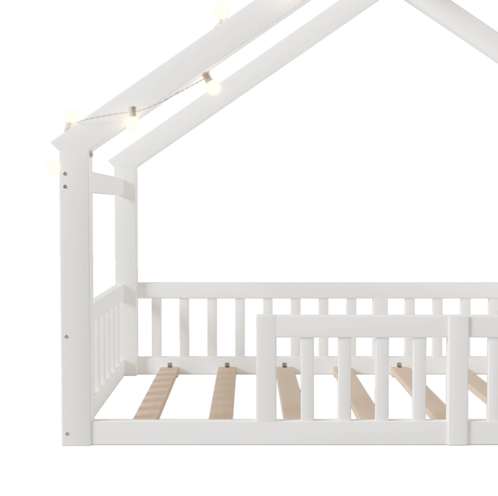 Letto per bambini a casetta 90x190 cm con sponde; ripiani laterali e perline LED; bianco