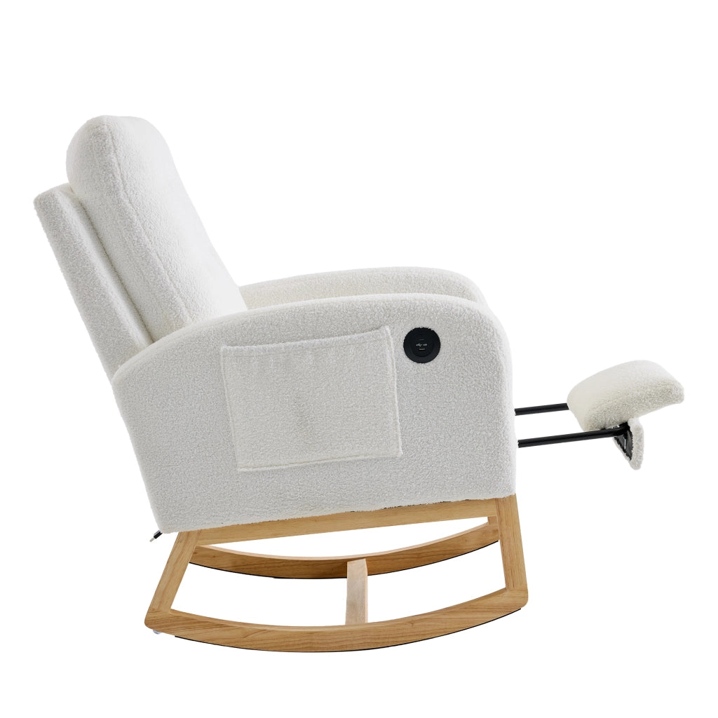 Poltrona a dondolo con poggiapiedi estraibile, tasche laterali e porte USB e USB-C in bouclé bianco