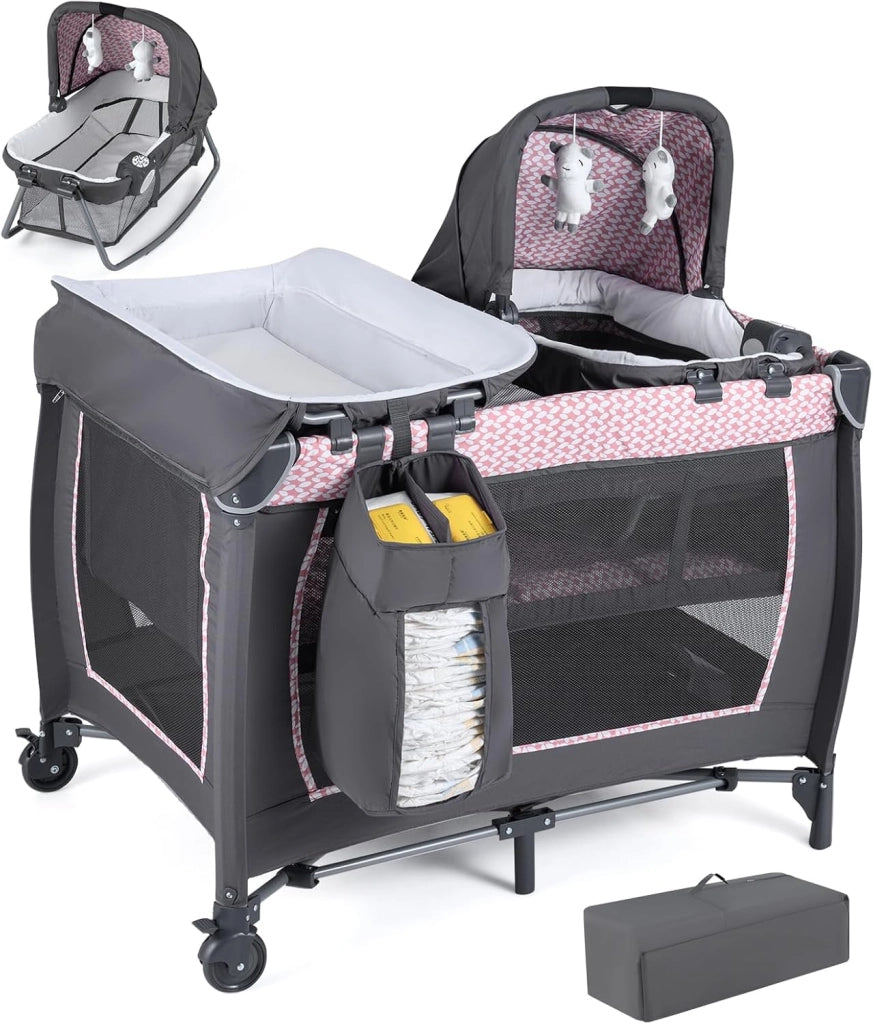 Culla Campeggio Bambini 5 in 1, Lettino Viaggio Neonati Pieghevole con Materasso, Fasciatoio e Tettoia, Box Portatile con Ruote, 2 Giocattoli Appesi e Carillon, per Bambini 0-3 Anni (Rosa)